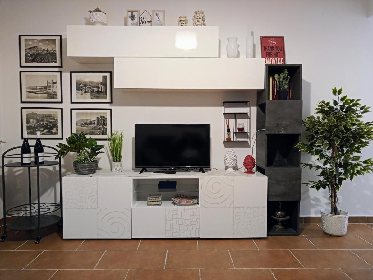Zisa Home Ai Cantieri Culturali-Facile Posteggio In Strada No Ticket Палермо Екстериор снимка